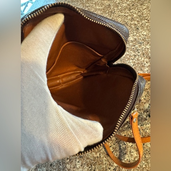 Louis Vuitton
Monogram Mini Danube vintage Crossbody bag - Picture 9 of 15